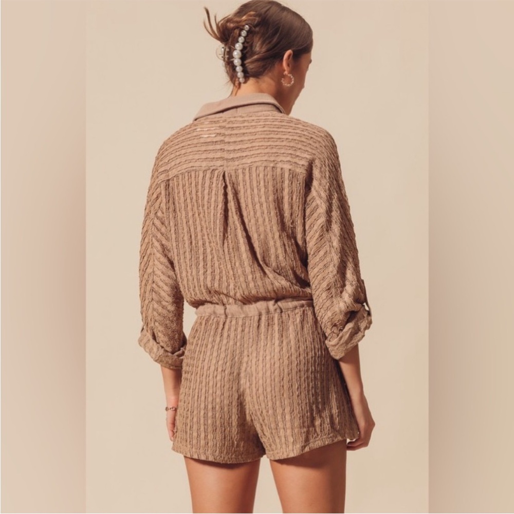 So Me Cream Textured Button-Up Romper small NWT - Picture 2 of 6